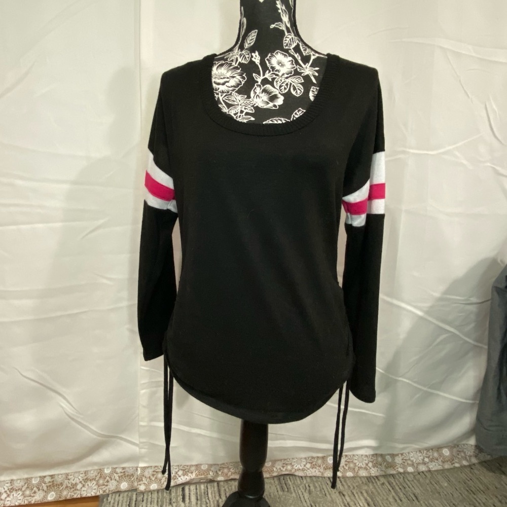 NoBo black l/s sweater with criss cross back​​
